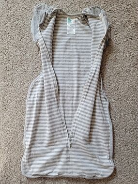 Love to dream swaddle up Gray and white striped